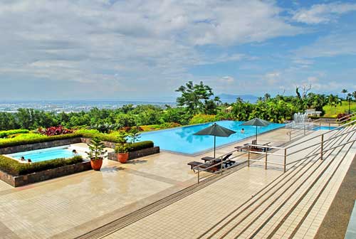 Ayala Greenfield Estates Infinity Pool